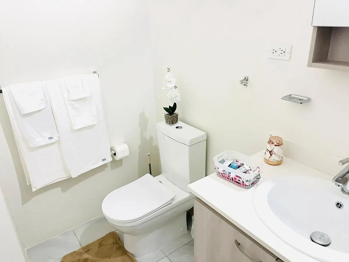 Suite Escape To Camelot Village Discovery Bay Jamaika