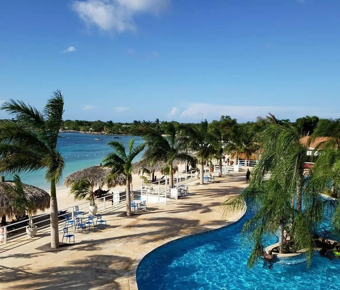 Suite Escape To Camelot Village Discovery Bay Jamaika